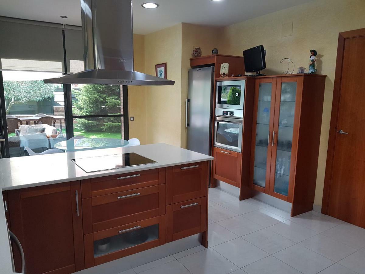 Washingtonia Villa Near Sitges Каньельес Экстерьер фото